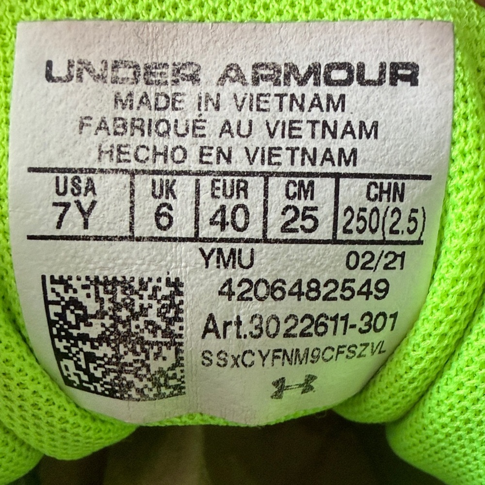 Under Armour Neon Green and Black Youth Running Shoes - Picture 2 of 3